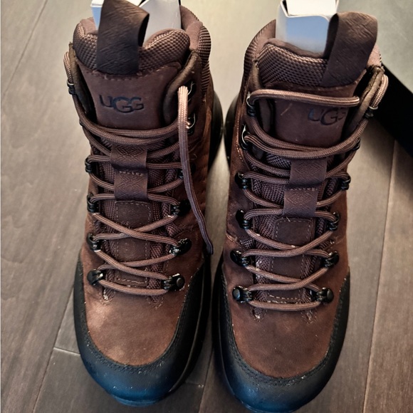 Worn only once. Available with box and inside shoe packaging - Picture 4 of 5